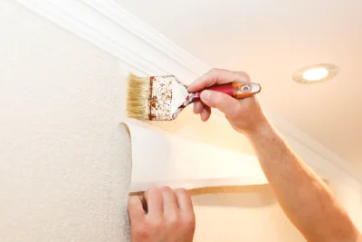 Pose de papier peint à Sorgeat — revêtements muraux et toiles de verre